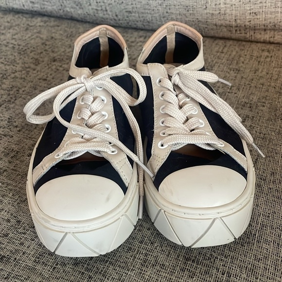 Schutz Sneakers Size 7.5 - Picture 3 of 13